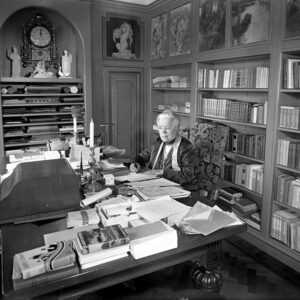 Selma Lagerlof i sitt arbetsrum