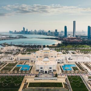 Abu Dhabi riapre al turismo internazionale viaggiatori