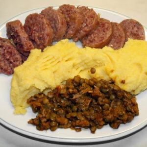 Cotechino Servito Polenta Lenticchie