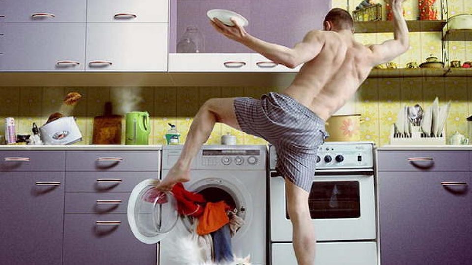 Aumentano gli uomini nel lavoro domestico