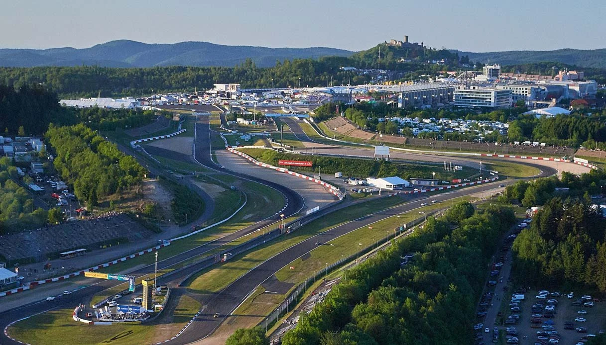 tutto sul circuito del nurburgring la leggenda i record e i test in pista1