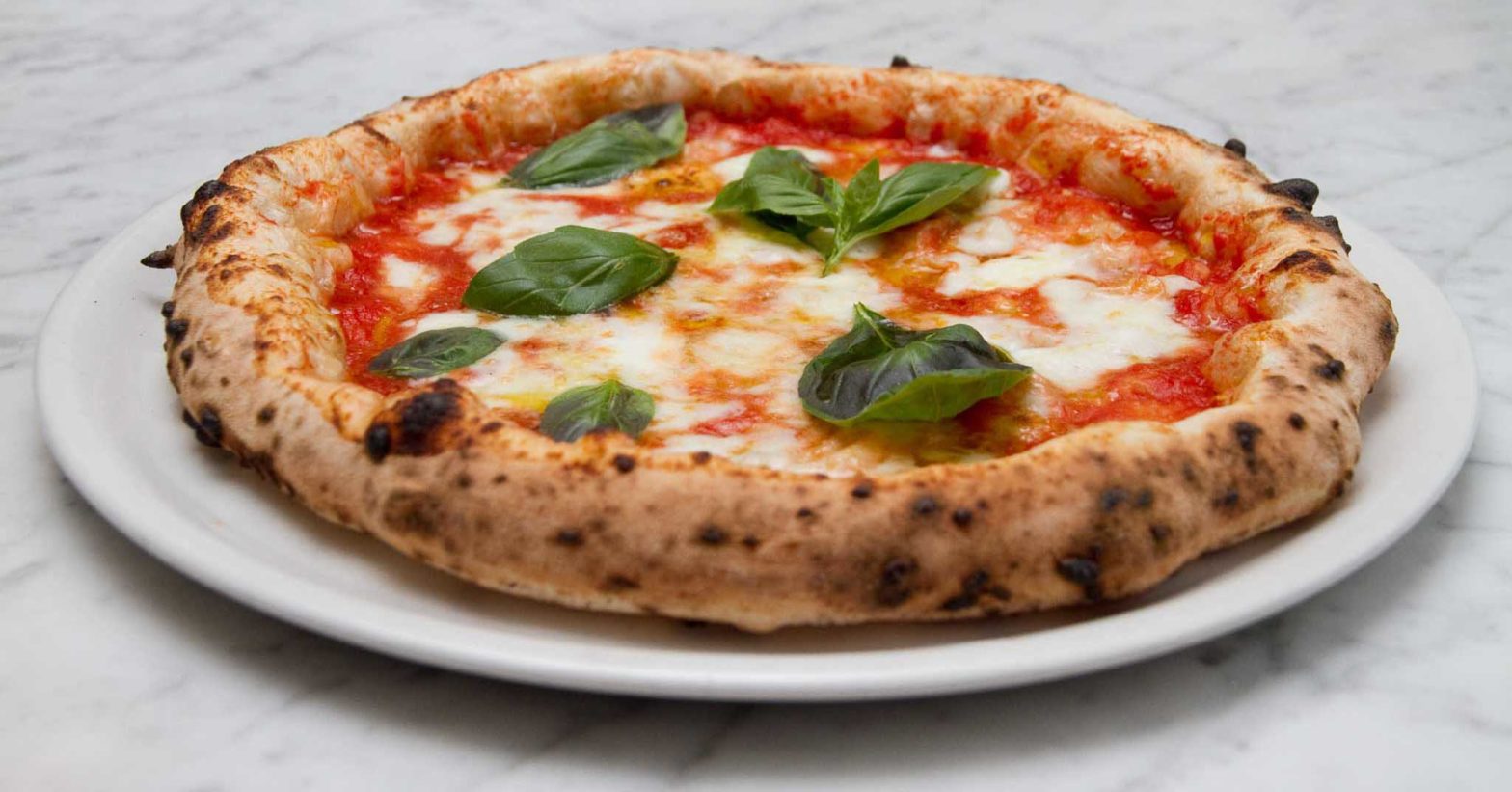 pizza margherita originale Scatti di Gusto 1568x821 1