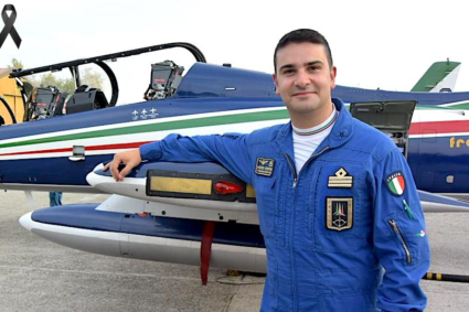 Addio al Capitano delle Frecce Tricolori Alessio Ghersi morto in un incidente aereo
