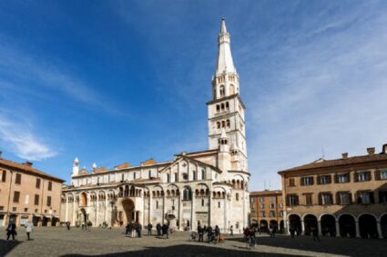 Custodi di arte e fede: Duomo di Modena