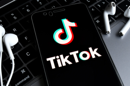 Il nuovo trend di TikTok che sta spopolando in Italia: il corecore
